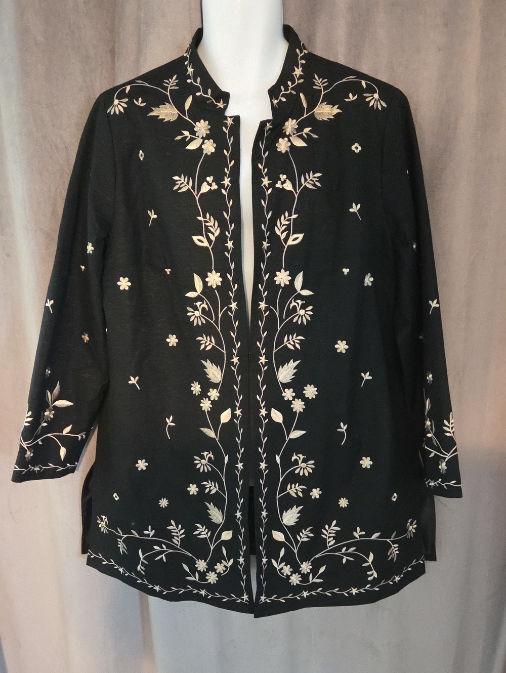 SilkLand 2x Black Embroidered Floral Open Front Jacket 92% Silk